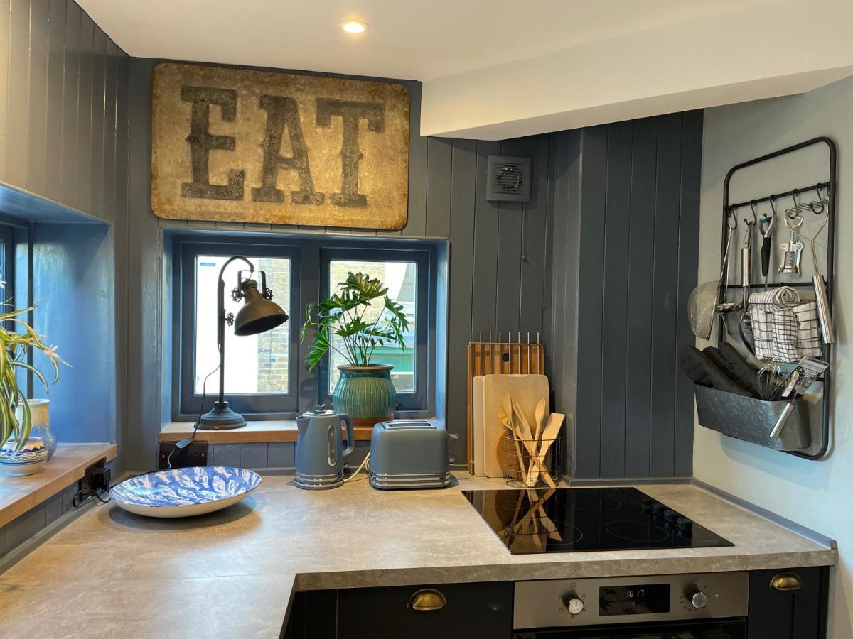 Apartment Fabulous Seconds From By Whitstable-holidays, Pudding Pan Whitstable