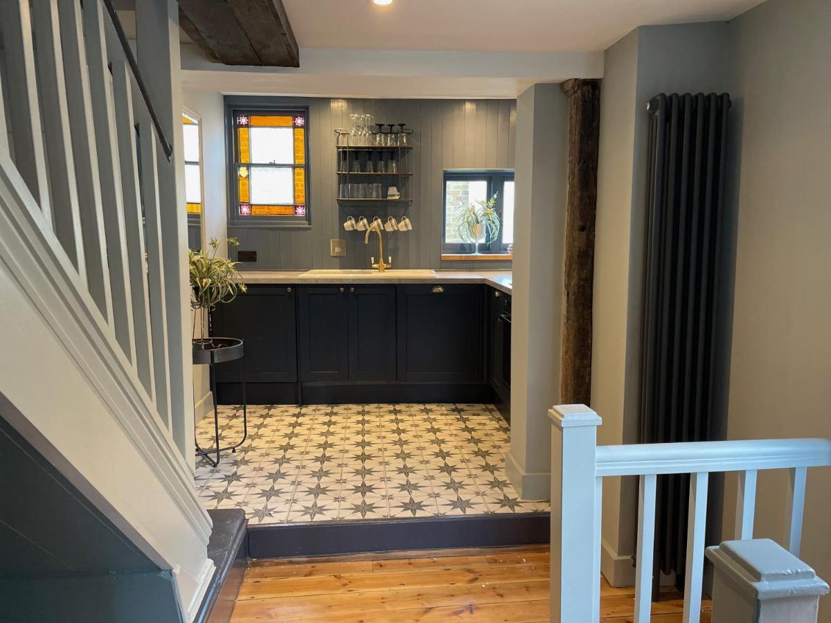 Apartment Fabulous Seconds From By Whitstable-holidays, Pudding Pan Whitstable